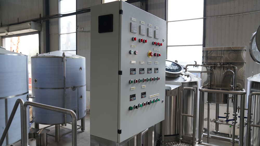 天泰精釀<a href=http://www.jsrgmr.com/ target=_blank class=infotextkey>啤酒設備</a>PID釀造控制柜