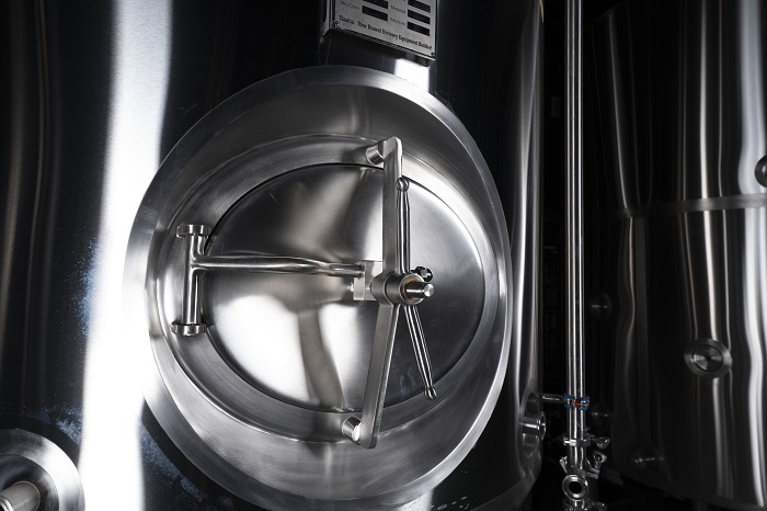 錐形罐的溫度控制如何影響啤酒的發酵周期和風味？