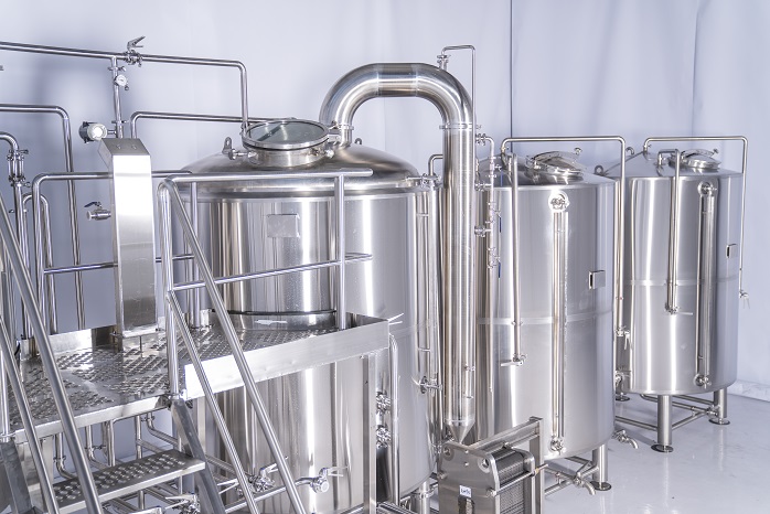 山東天泰<a href=http://www.jsrgmr.com/ target=_blank class=infotextkey>啤酒設備</a>-煮沸鍋